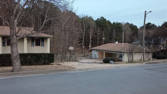 Foto del edificio - 717 Cara Jane Dr