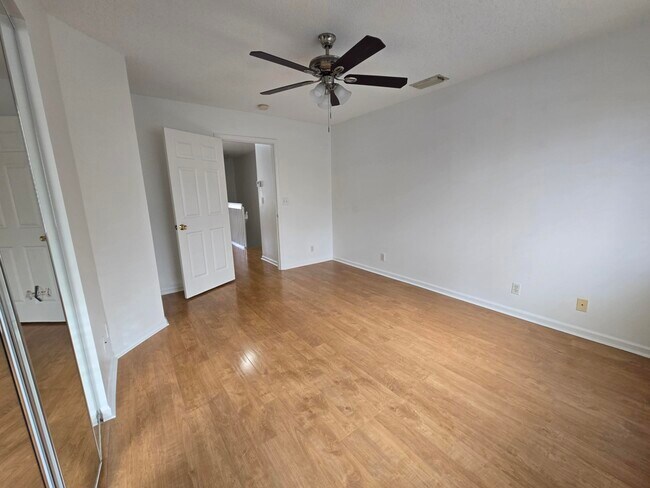 Foto del edificio - 6950 Blacksmith Way