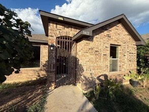 Building Photo - 3412 La Terraza Wy