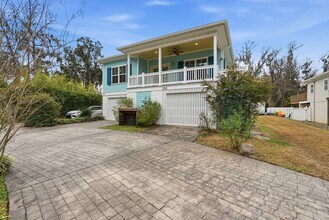 Building Photo - 206 Penrose Dr