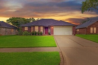 Building Photo - 3209 Blue Wing Dr