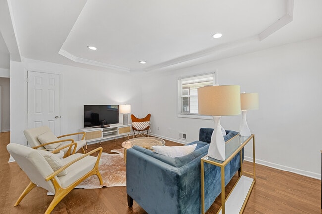 Furnished living room - 932 Katherwood Dr SW