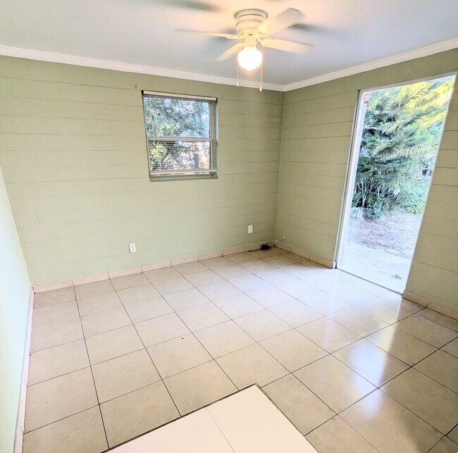 Foto del edificio - 3 bedroom, 1.5 bath, Garage