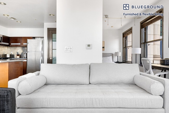 Foto del edificio - 810 S Spring St