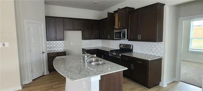 Foto del edificio - 1021 Paddock Ln