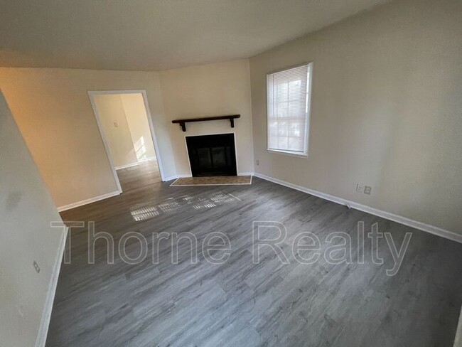 Foto del edificio - 2259 Sherwood Ave