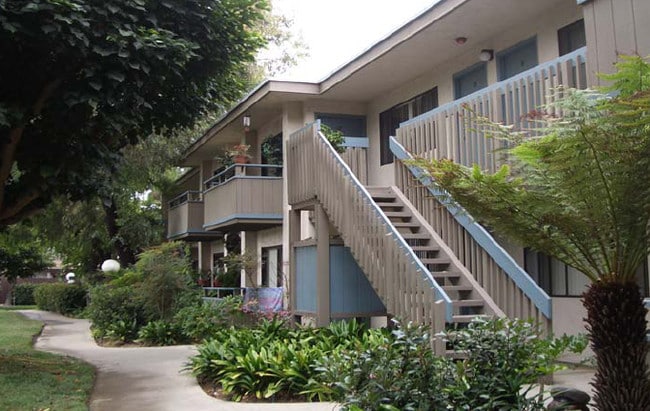 Building Photo - Corals Apartments