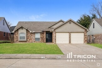 Building Photo - 160 Westwood Dr