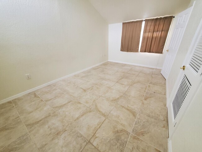 Foto del edificio - 1010 Shorewinds Dr