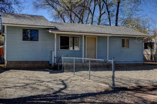 Primary Photo - 806 Campbell St