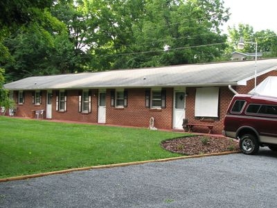 Foto principal - 136 Bowman Rd
