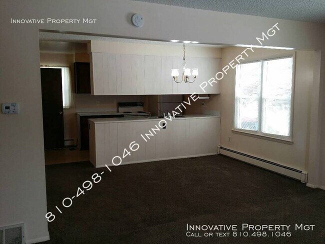 Building Photo - 2 bedroom, 1 bath ranch!
