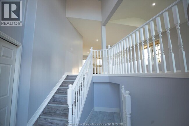 Photo du bâtiment - 569 Cabana Road E