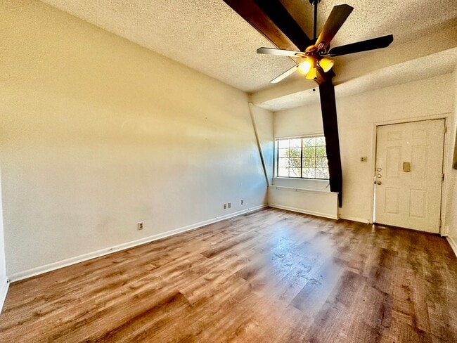 Foto del edificio - 2 Bedroom Apartment