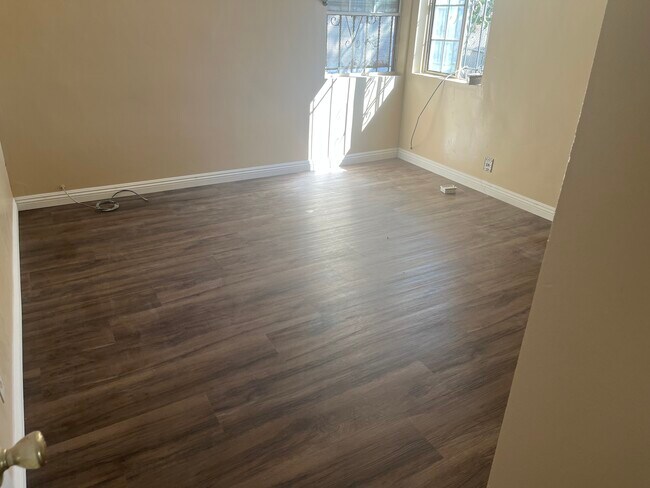 Foto del edificio - 1423 W 106th St