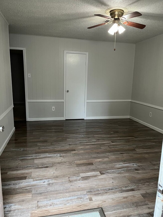 Foto del edificio - Three Bedroom/1.5 Bath Home