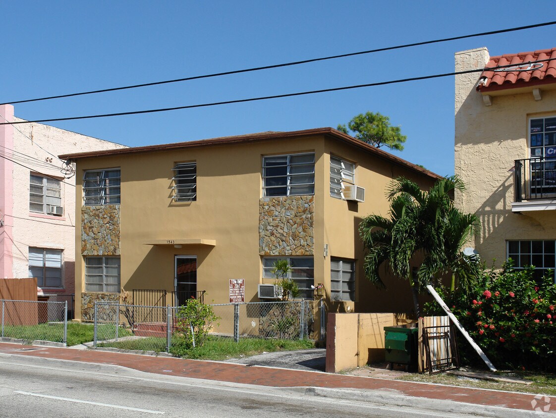 Building Photo - 1543 SW 7th St