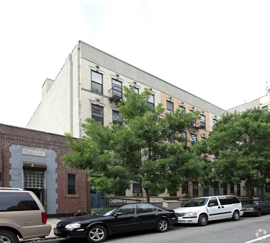 Foto principal - 550-556 St Johns Pl