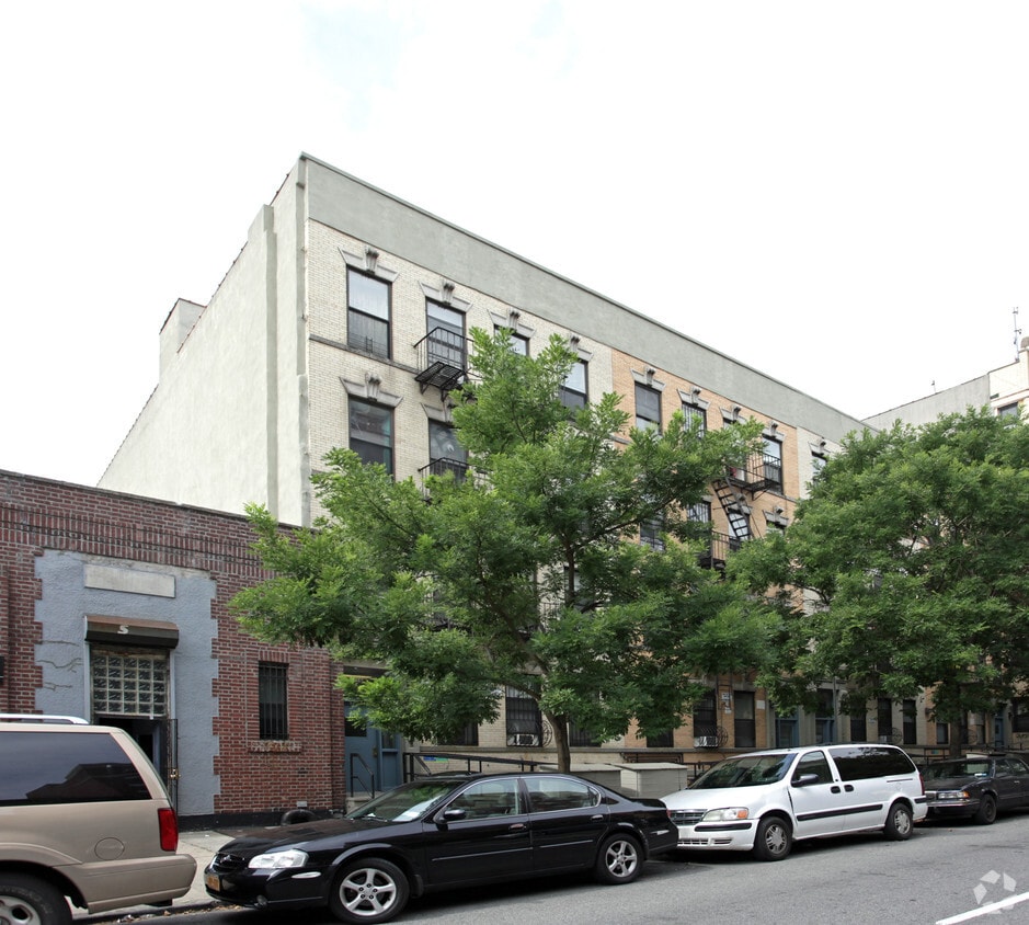 Primary Photo - 550-556 St Johns Pl