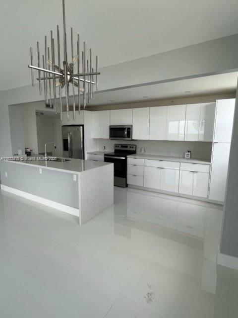 Building Photo - 4200 Hillcrest Dr