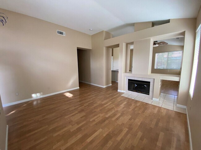 Foto del edificio - Beautiful 3 Bed/2 Bath Home in Silver Creek