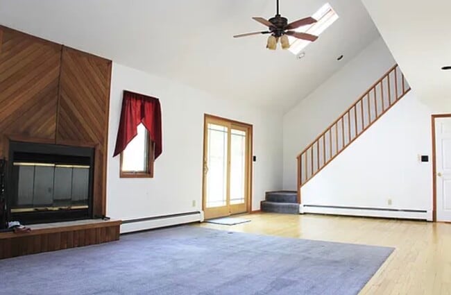 Building Photo - 346 W Woodside Ave