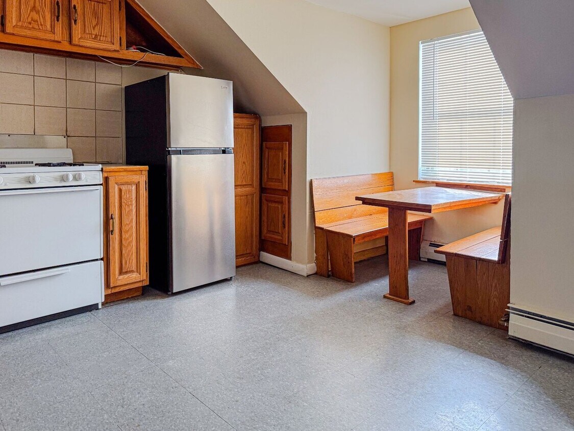 Foto principal - Charming 1br Townhome In Quite Country Set...