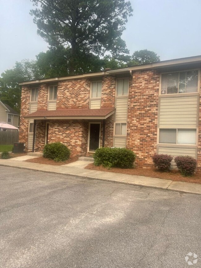Building Photo - 806 Andrea Ln