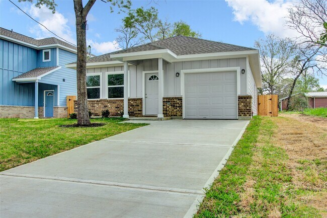 Foto del edificio - 24735 Waterford St
