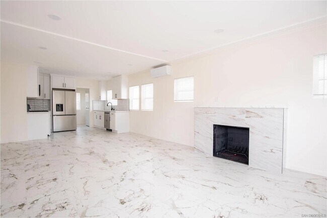 Building Photo - 6352 Holabird St