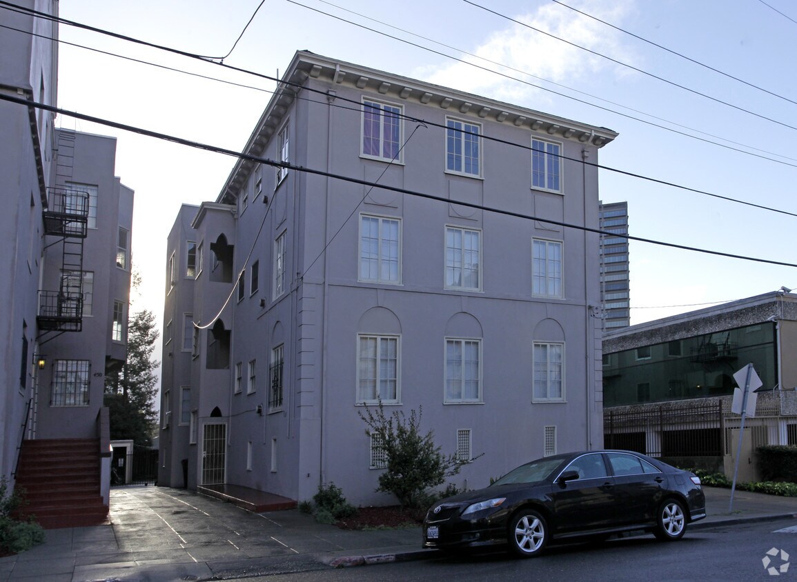 Building Photo - 456 Lee St