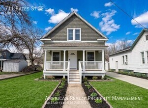Building Photo - 711 Bates St SE