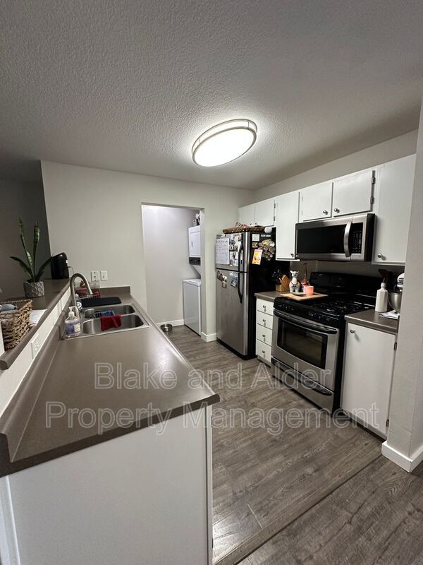 Foto del edificio - 15076 NW Central Dr