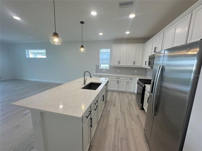 Building Photo - 8140 Sternway Rd