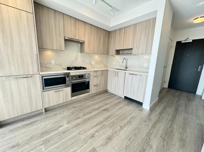 Photo du bâtiment - 13350 Central Ave