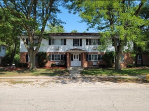 Building Photo - 397 Poplar Ave