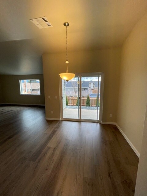 Foto principal - 1017 SW Stoney Creek Ln
