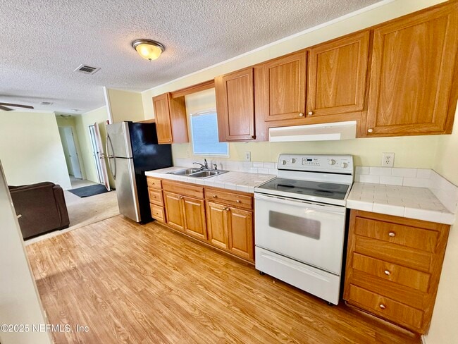 Building Photo - 467 Olive Cir
