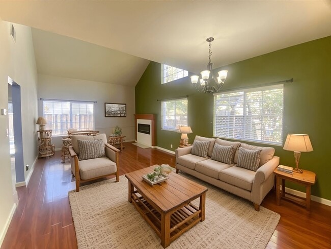 Building Photo - Beautiful 4-bedroom Ardenwood home Availab...