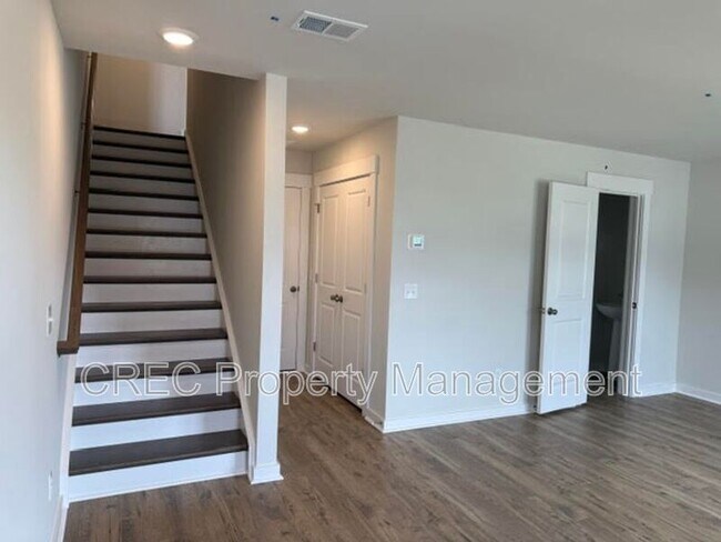 Building Photo - 596 Scholar Way