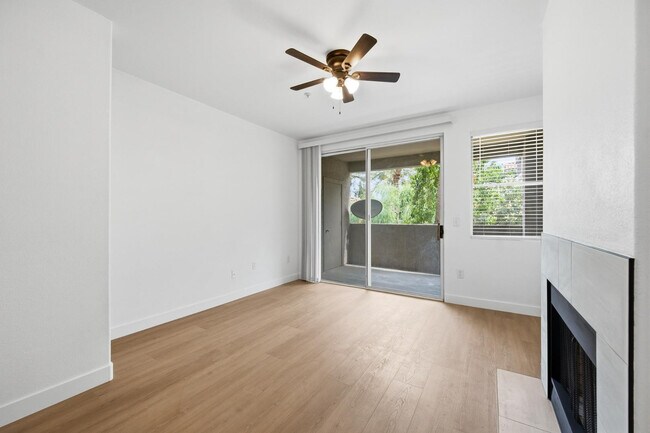 Foto del edificio - 3830 E Lakewood Pkwy E