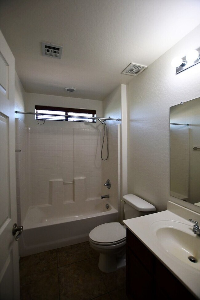 Foto del edificio - 4 Bed 2.5 Bath in Power Ranch! Hurry on th...