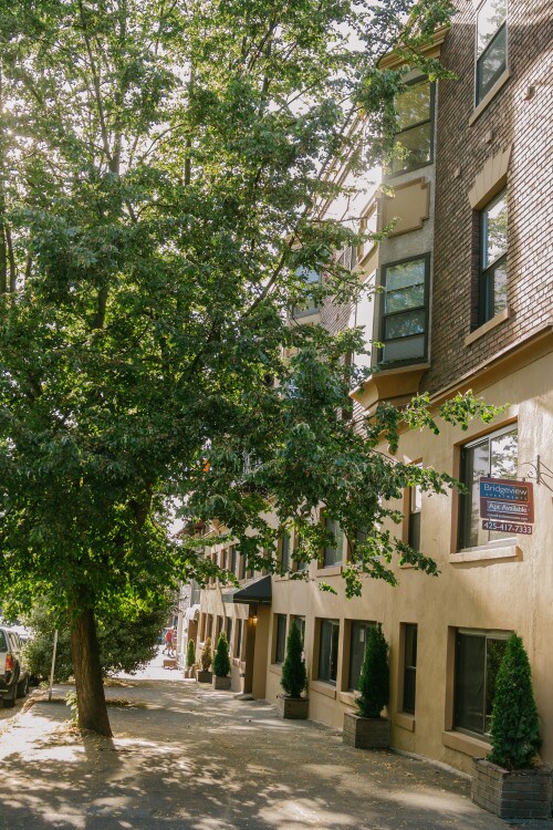 Building Photo - Bridgeview Apartments - 1 bedroom