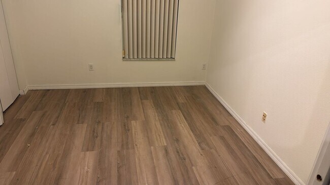 Foto del edificio - Beautiful 4 Bed / 2 Bath Single-Family Hom...