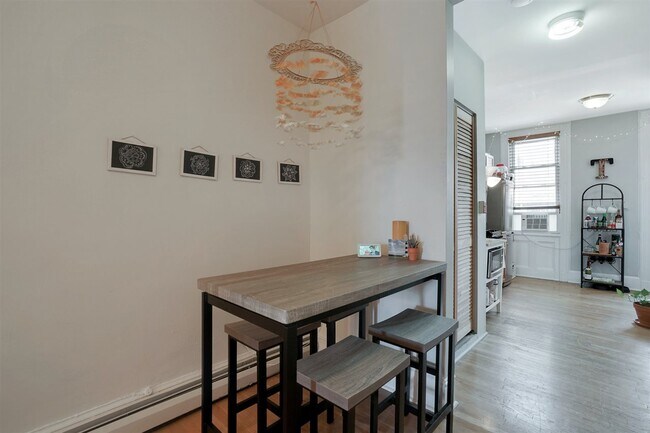 Foto del edificio - 402 Monroe St