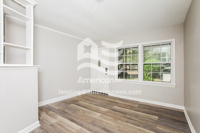 Foto del edificio - 4633 Corbett St