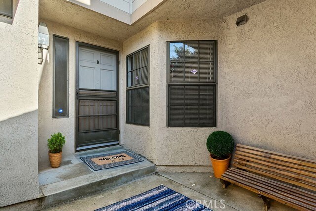 Foto del edificio - 21442 Firwood