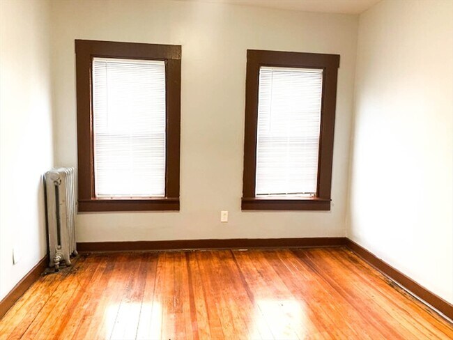 Foto del edificio - 436 Warren Ave