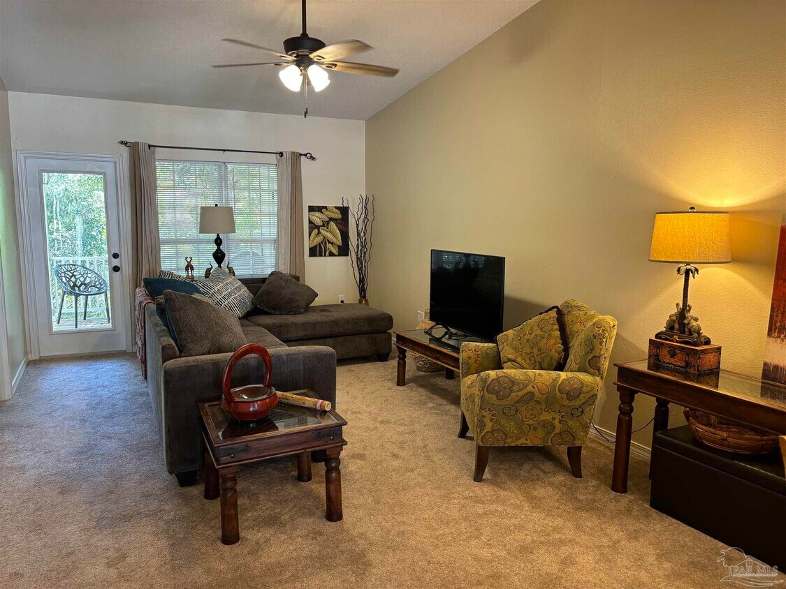 Foto principal - 7101 Joy St