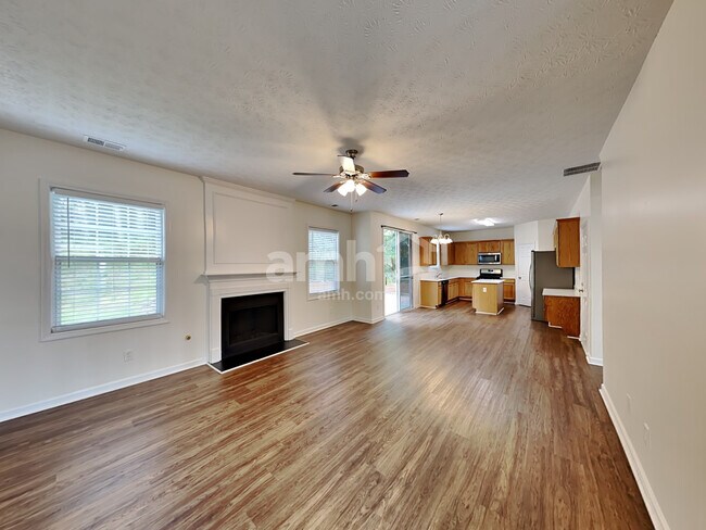 Building Photo - 338 Park Creek Ridge